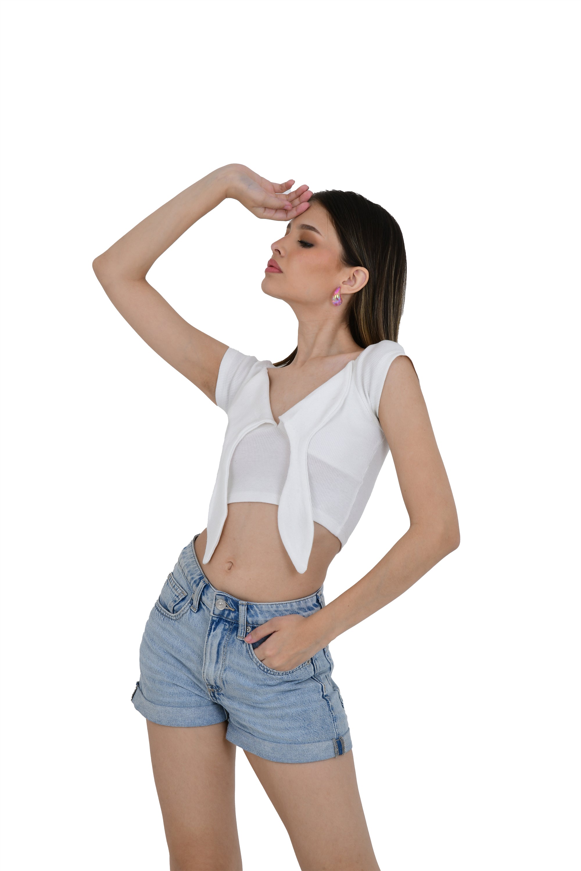 CROP TOP WITH FRONT KNOT STYLE