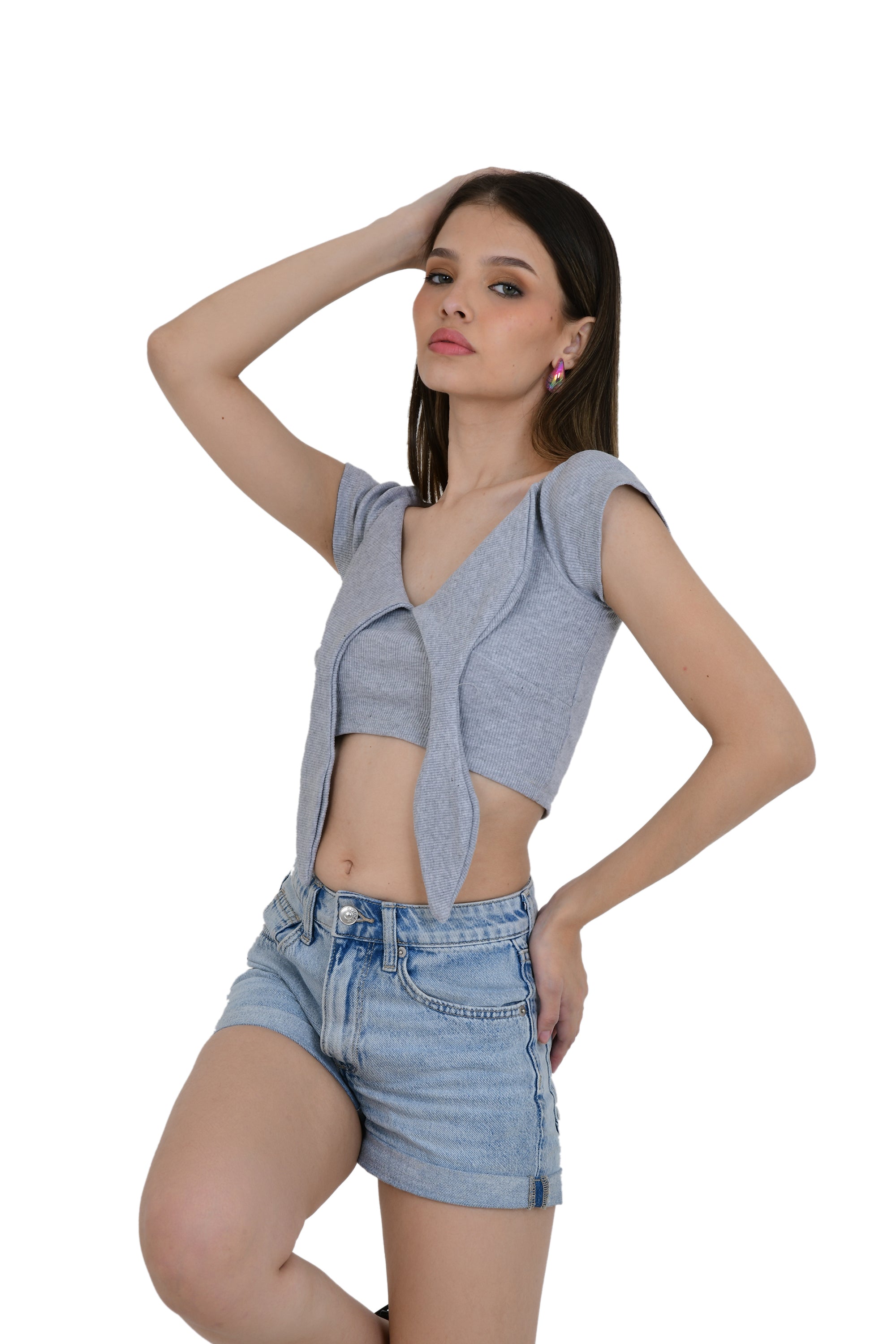 CROP TOP WITH FRONT KNOT STYLE