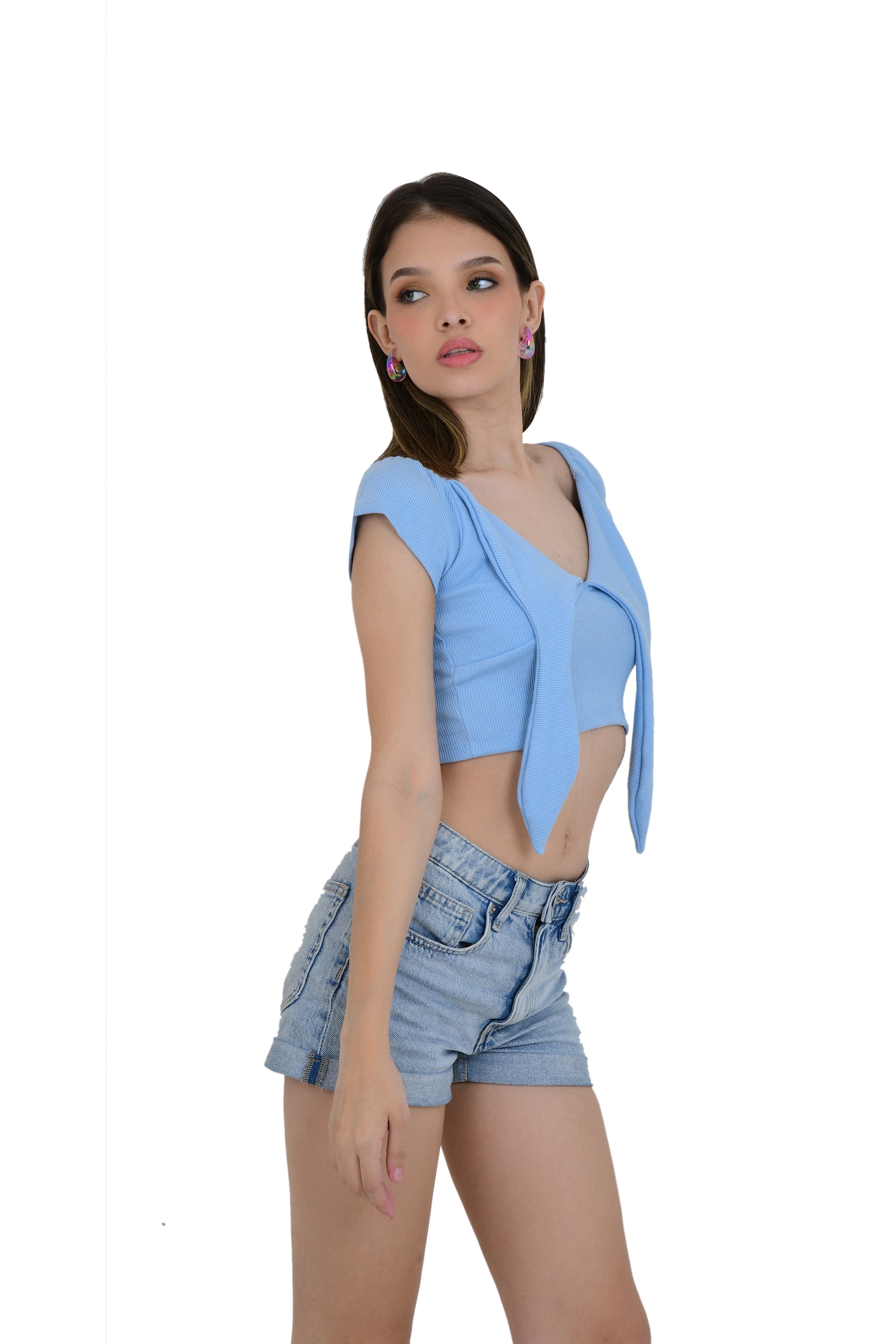 CROP TOP WITH FRONT KNOT STYLE