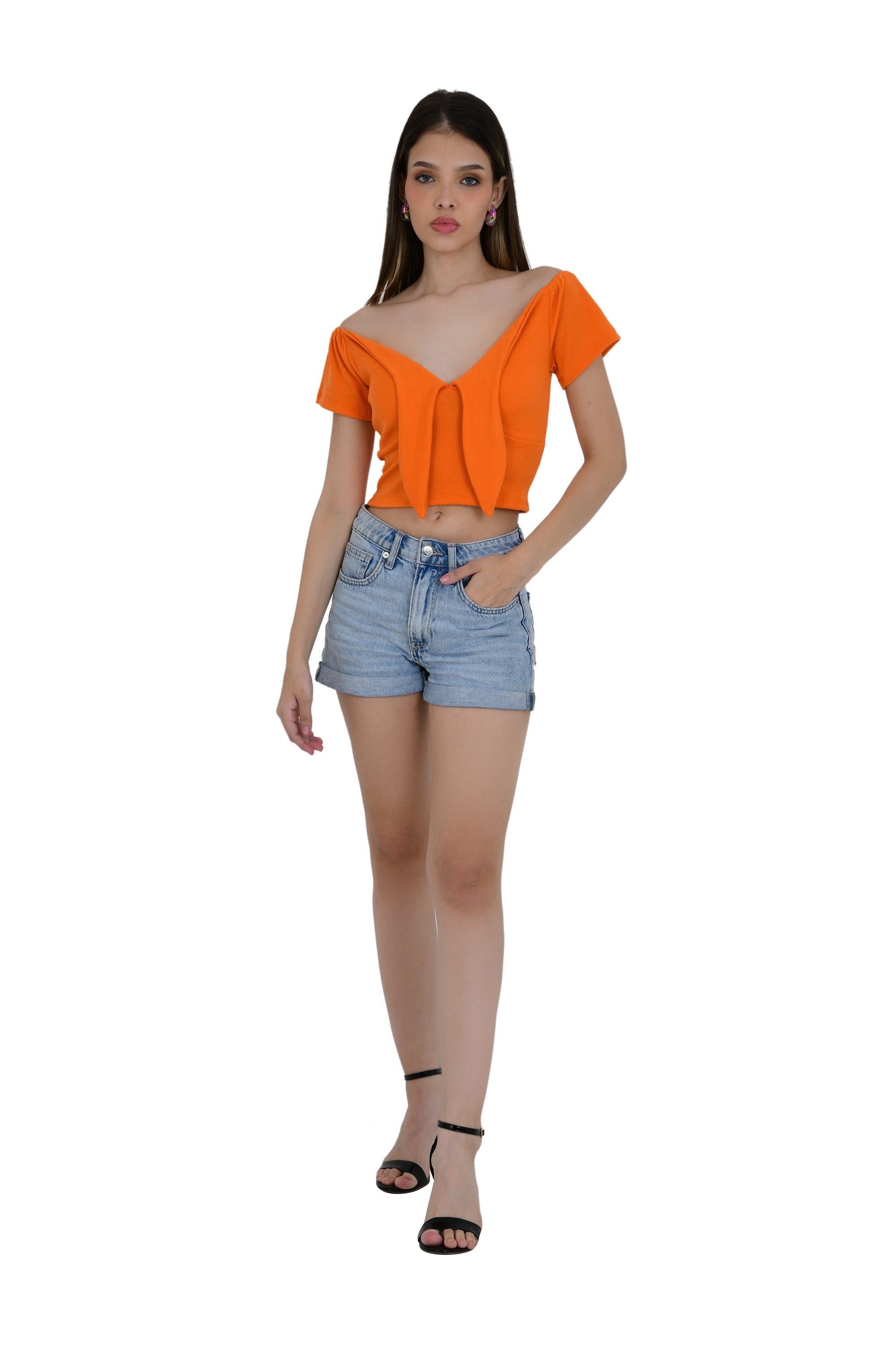 CROP TOP WITH FRONT KNOT STYLE