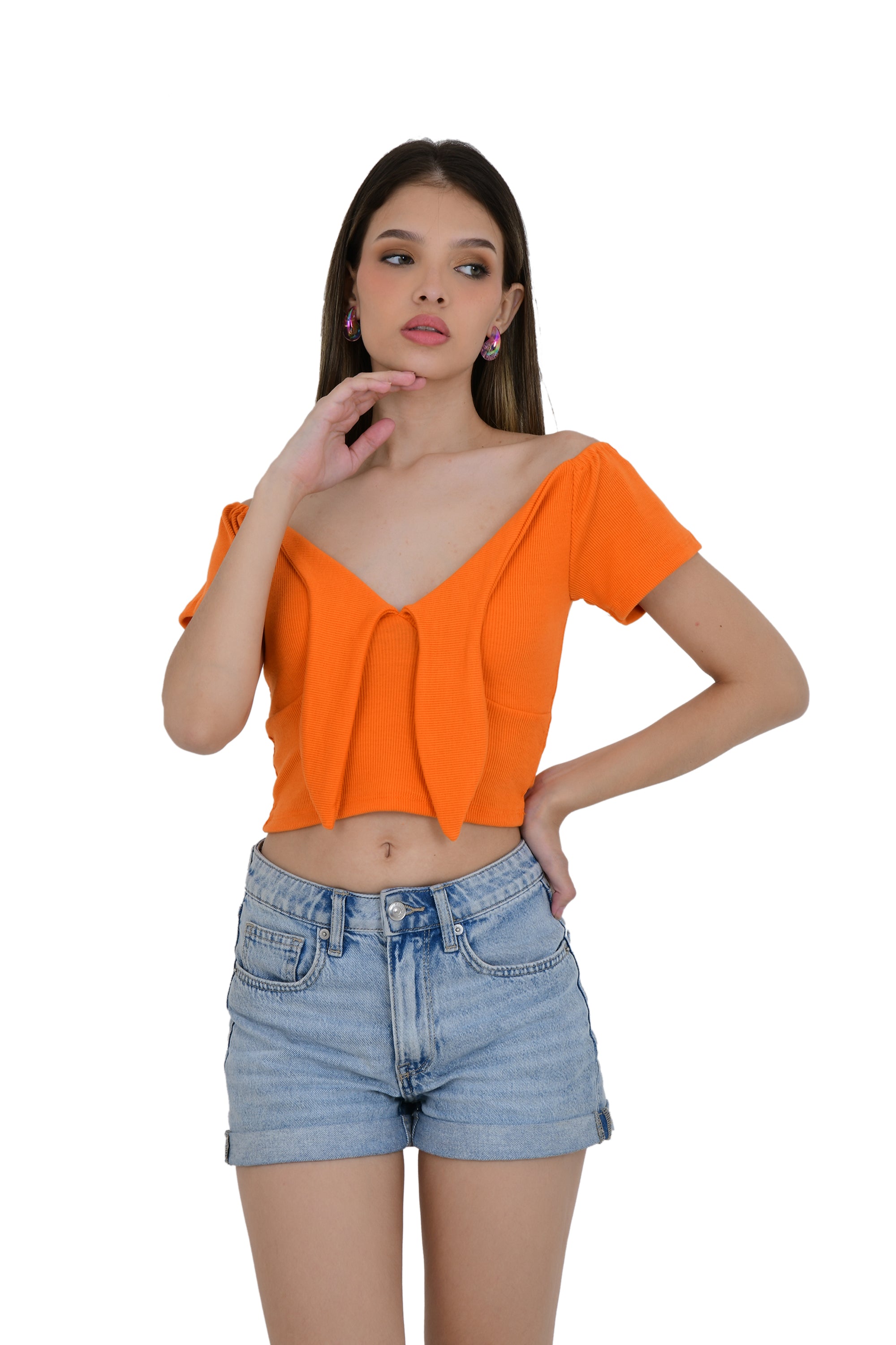 CROP TOP WITH FRONT KNOT STYLE