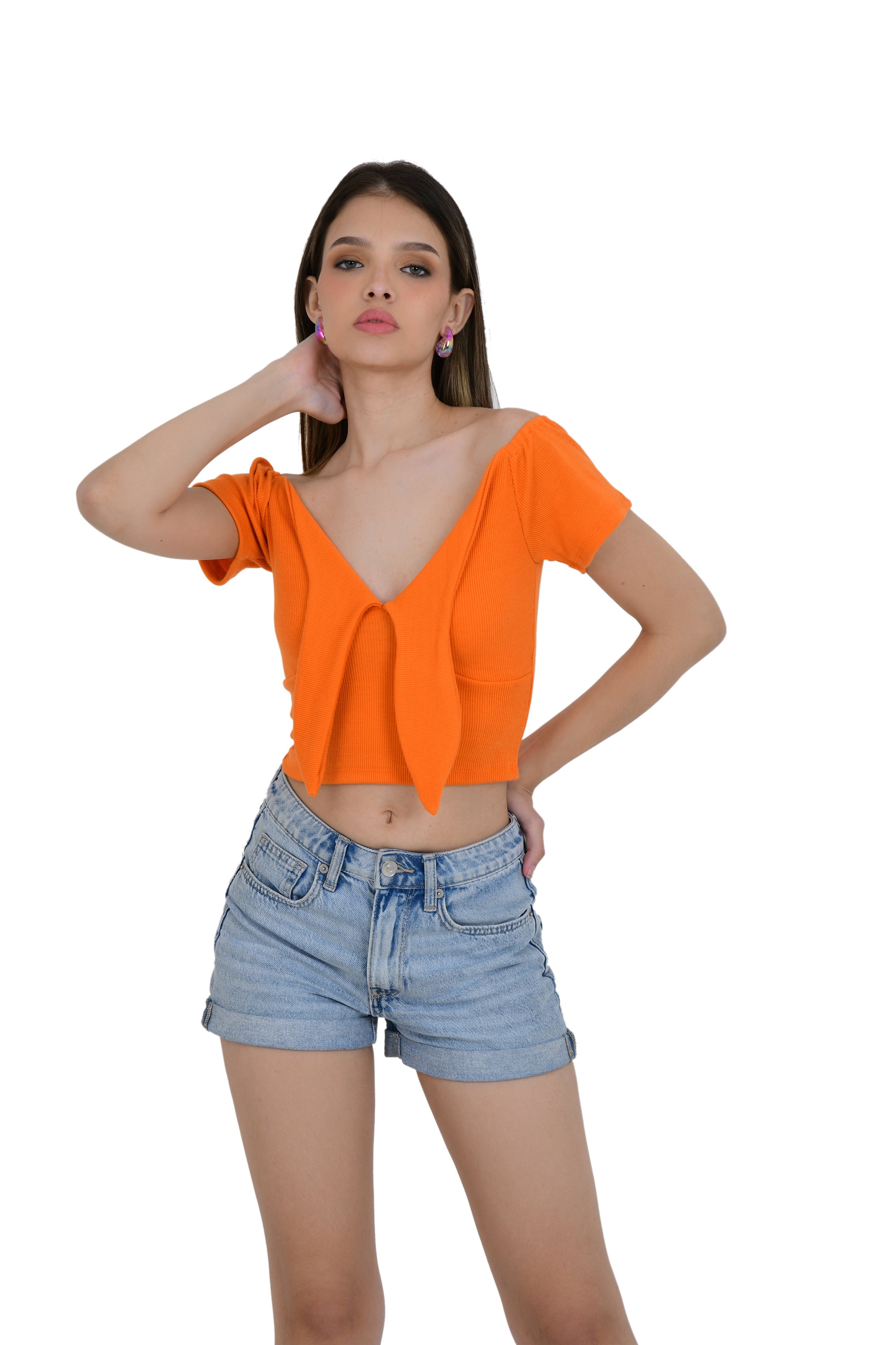 CROP TOP WITH FRONT KNOT STYLE