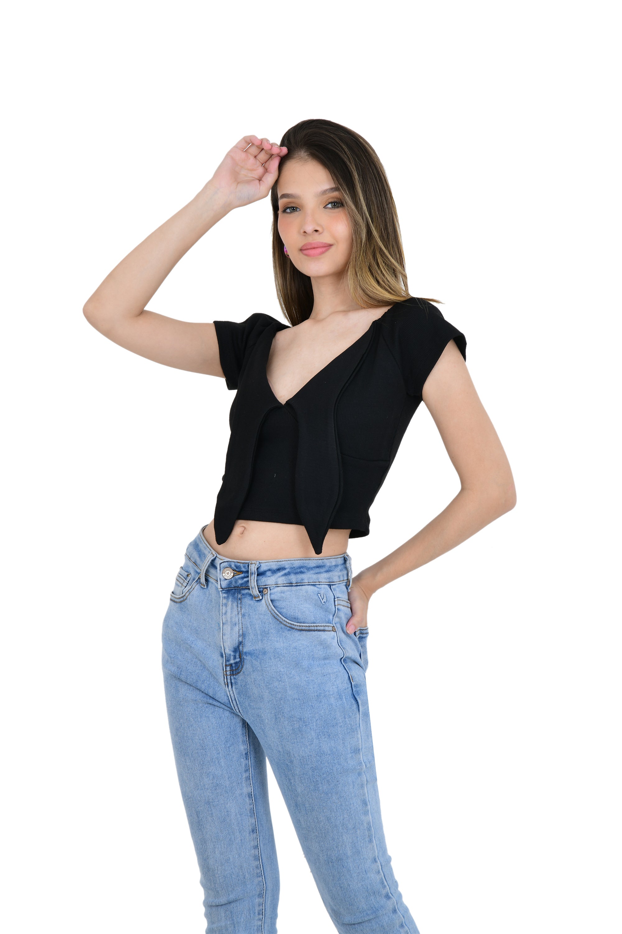 CROP TOP WITH FRONT KNOT STYLE